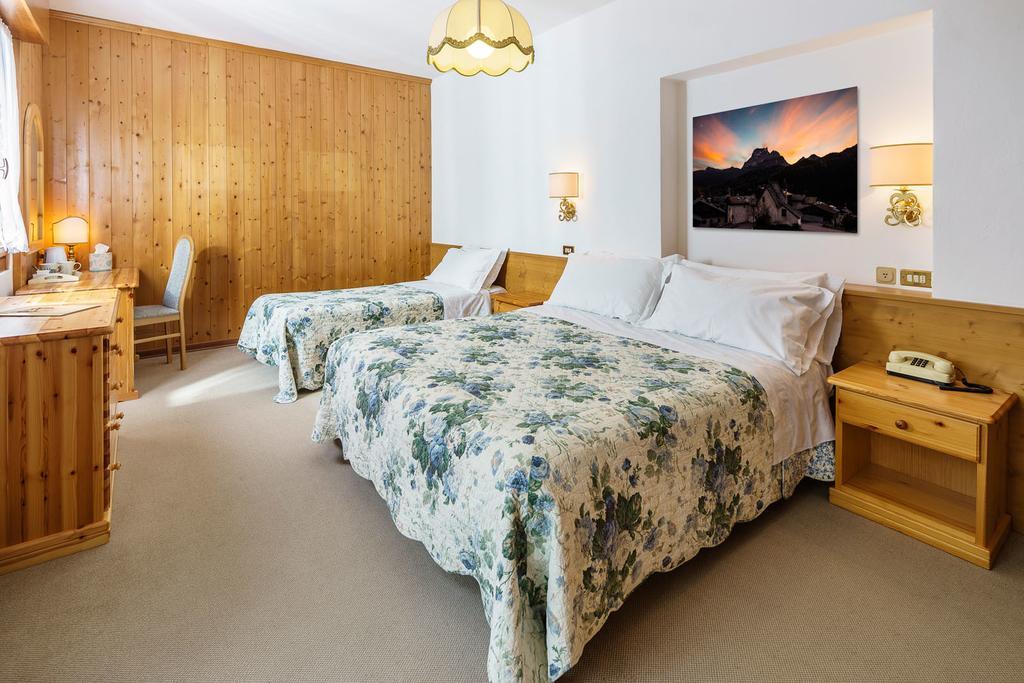 Hotel Roma San Vito di Cadore Kamer foto