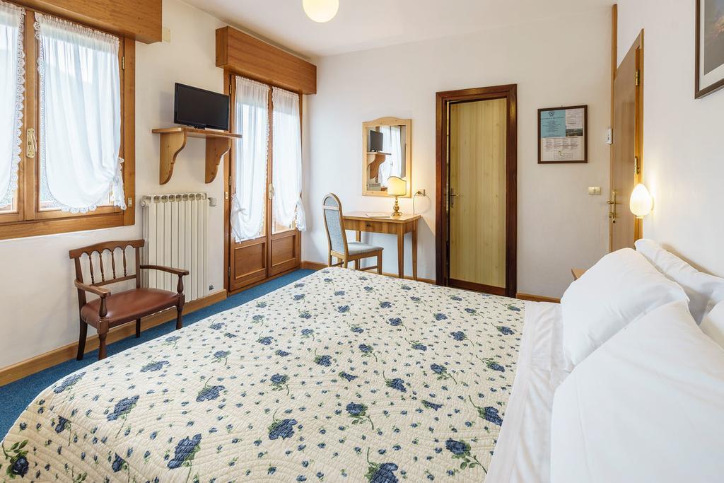 Hotel Roma San Vito di Cadore Kamer foto