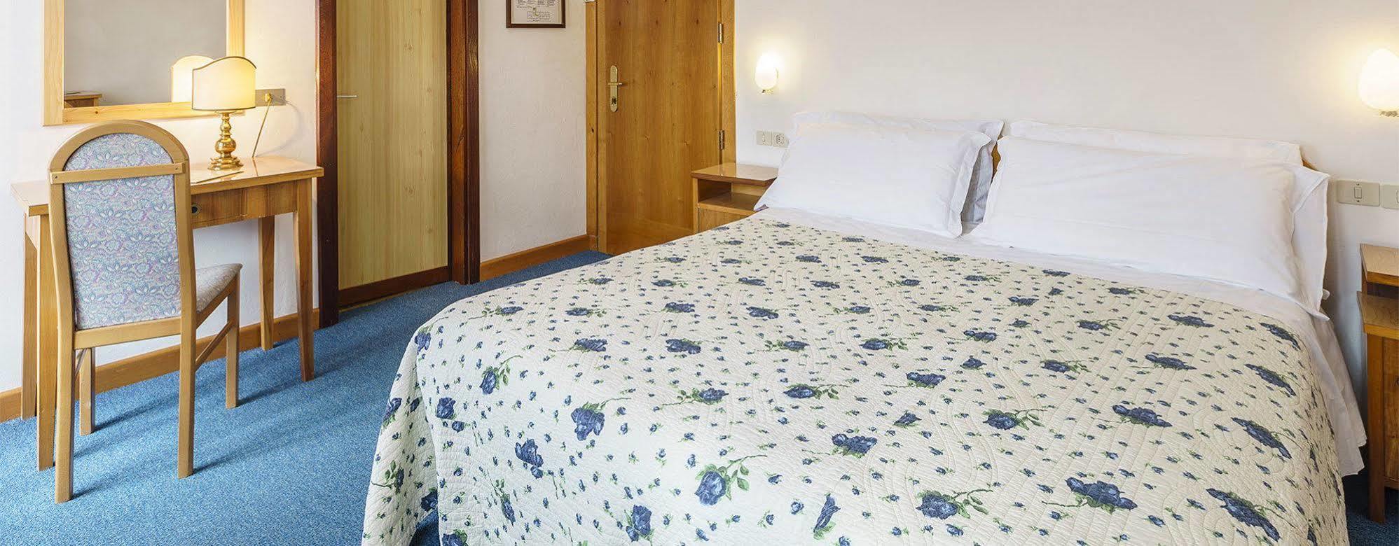 Hotel Roma San Vito di Cadore Buitenkant foto